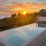 Sea View *